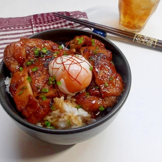 ご飯が進む。照り焼きチキン丼。